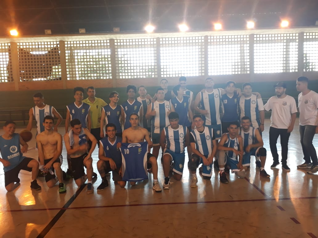 Delegação do Câmpus Goiânia prepara-se para  os jogos da 1ª etapa do JIF Goiás 2019. (fotos: professor Jefferson Máximo)